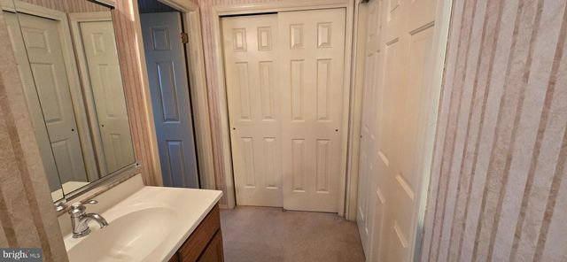 117 CARRIAGE HILL CT, Columbus, NJ 08022