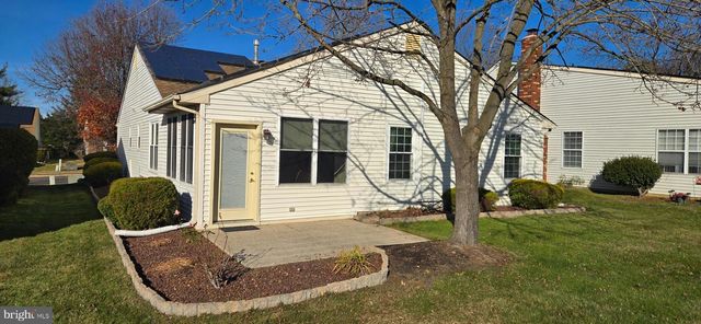 117 CARRIAGE HILL CT, Columbus, NJ 08022