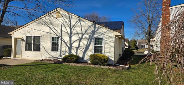 117 CARRIAGE HILL CT, Columbus, NJ 08022