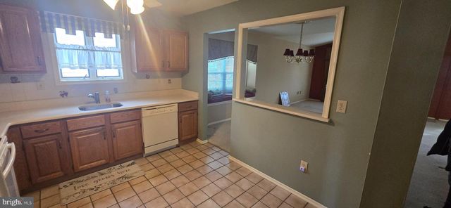 117 CARRIAGE HILL CT, Columbus, NJ 08022