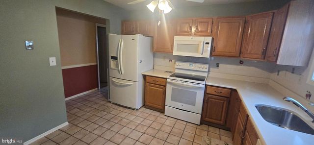 117 CARRIAGE HILL CT, Columbus, NJ 08022