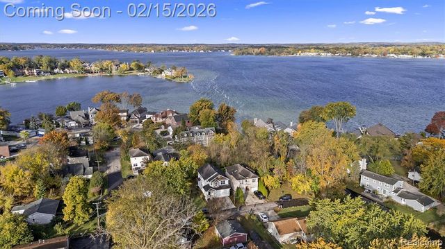 2136 Brock Street, Keego Harbor, MI 48320