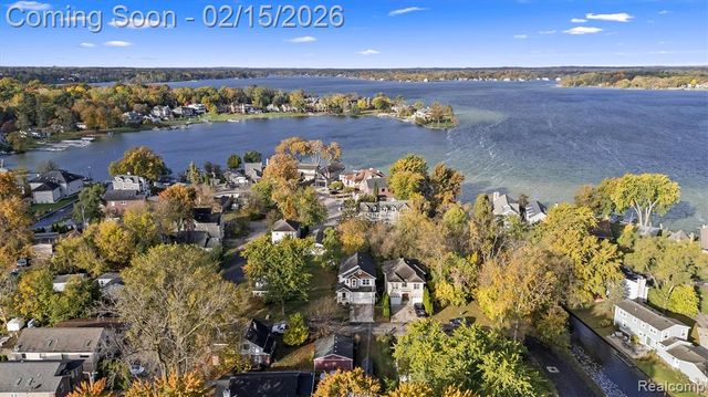 2136 Brock Street, Keego Harbor, MI 48320