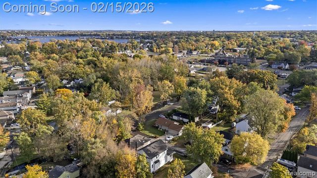 2136 Brock Street, Keego Harbor, MI 48320