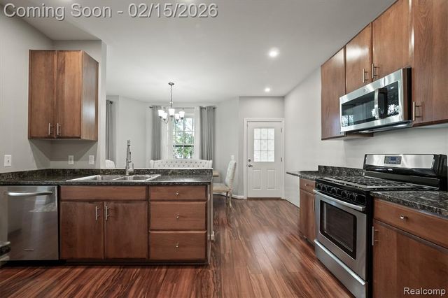 2136 Brock Street, Keego Harbor, MI 48320