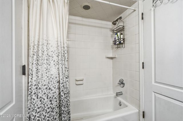 881 Eaglehurst Court, Toms River, NJ 08753