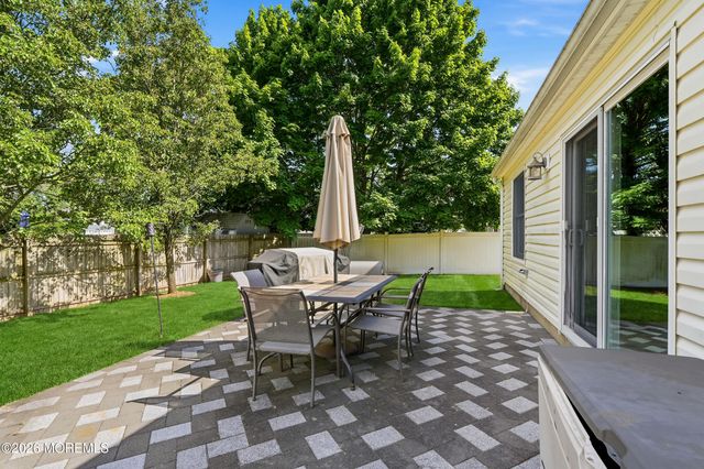 881 Eaglehurst Court, Toms River, NJ 08753