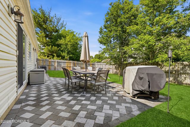 881 Eaglehurst Court, Toms River, NJ 08753