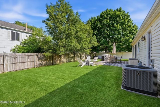 881 Eaglehurst Court, Toms River, NJ 08753