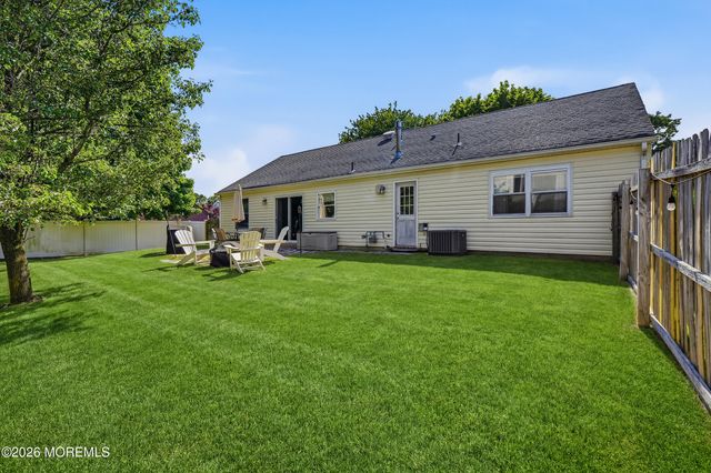 881 Eaglehurst Court, Toms River, NJ 08753