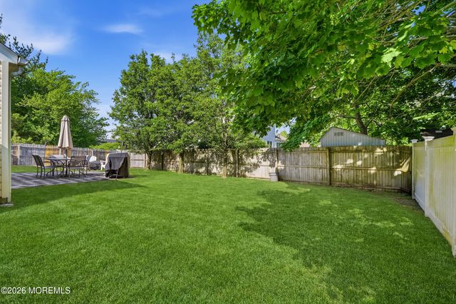 881 Eaglehurst Court, Toms River, NJ 08753