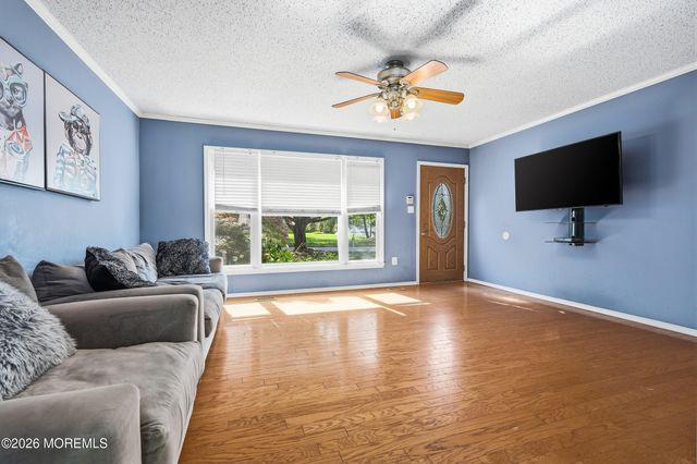 881 Eaglehurst Court, Toms River, NJ 08753