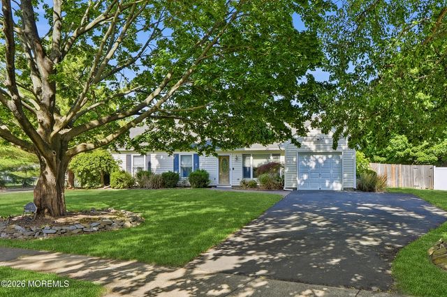 881 Eaglehurst Court, Toms River, NJ 08753