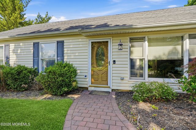 881 Eaglehurst Court, Toms River, NJ 08753