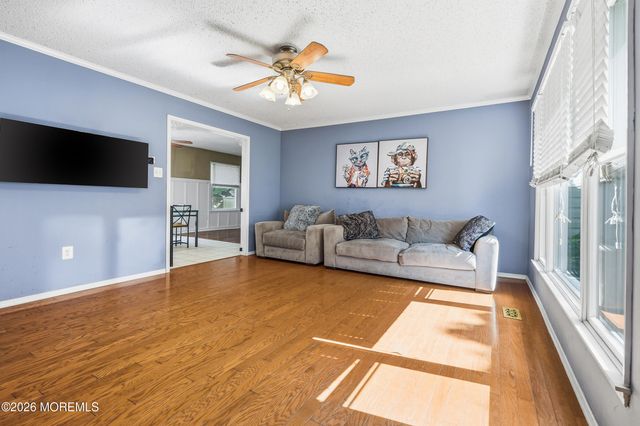 881 Eaglehurst Court, Toms River, NJ 08753
