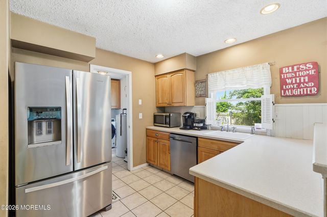 881 Eaglehurst Court, Toms River, NJ 08753
