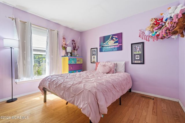 881 Eaglehurst Court, Toms River, NJ 08753