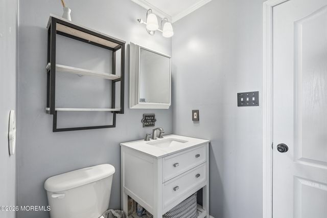 881 Eaglehurst Court, Toms River, NJ 08753
