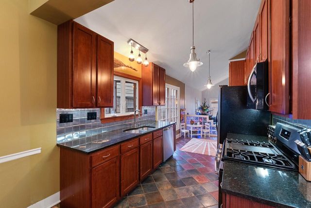 1921 E Elmdale COURT, Shorewood, WI 53211