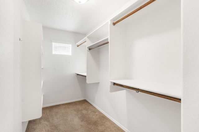 8924 Mission Ridge Drive NW, Albuquerque, NM 87114