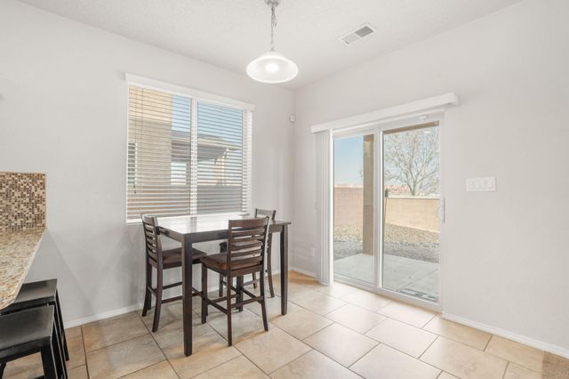 8924 Mission Ridge Drive NW, Albuquerque, NM 87114