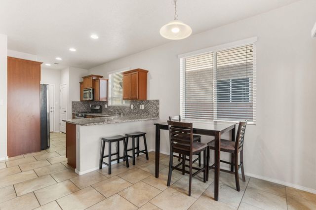 8924 Mission Ridge Drive NW, Albuquerque, NM 87114