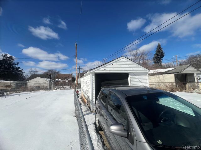 17665 Runyon Street, Detroit, MI 48234