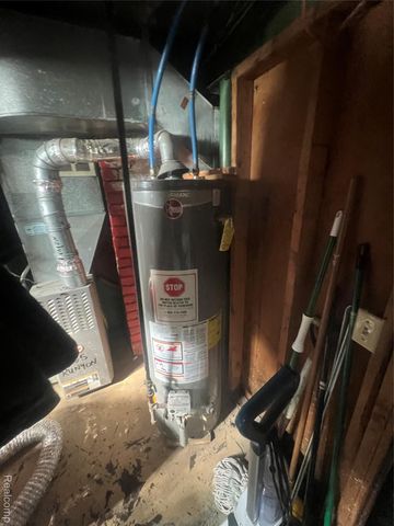 17665 Runyon Street, Detroit, MI 48234