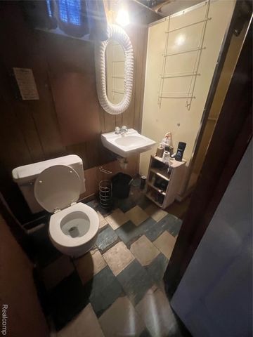 17665 Runyon Street, Detroit, MI 48234