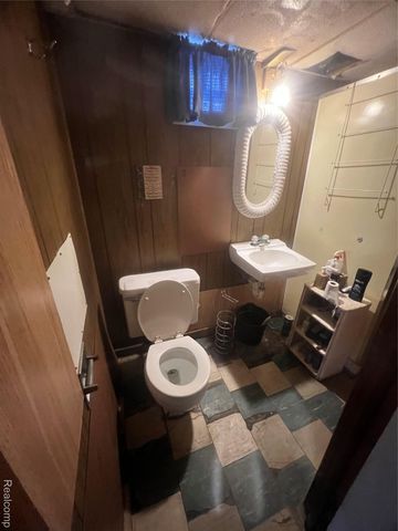 17665 Runyon Street, Detroit, MI 48234