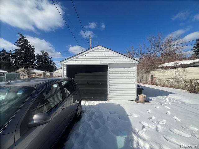 17665 Runyon Street, Detroit, MI 48234