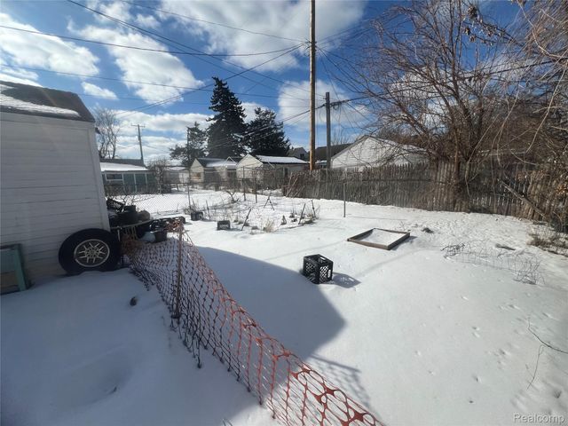 17665 Runyon Street, Detroit, MI 48234