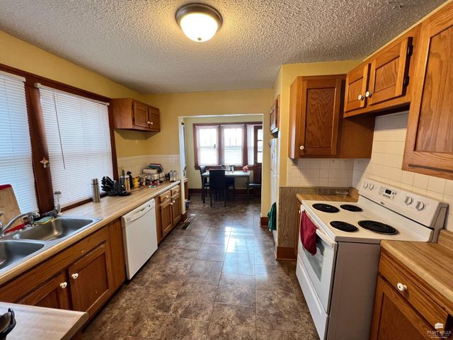 525 Osage Street, Manhattan, KS 66502