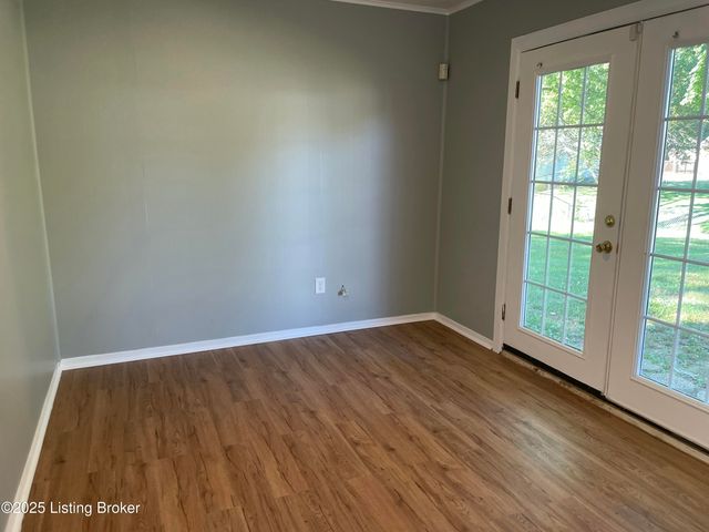 7602 Randy Ct, Louisville, KY 40258