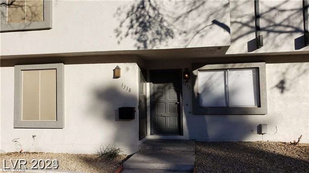 1336 North JONES Boulevard, Las Vegas, NV 89108 — photo 4