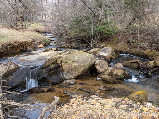 508 Avery Creek Road, Arden, NC 28704