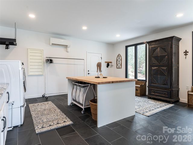 508 Avery Creek Road, Arden, NC 28704