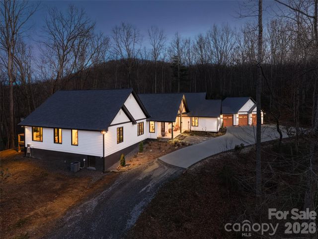508 Avery Creek Road, Arden, NC 28704