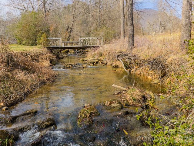 508 Avery Creek Road, Arden, NC 28704