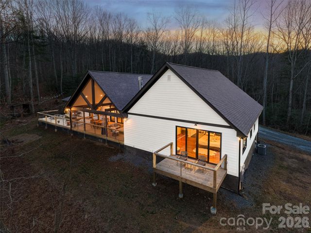 508 Avery Creek Road, Arden, NC 28704