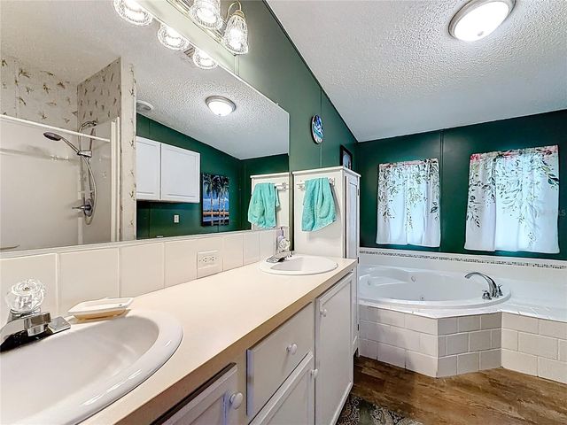 1658 ELKHART CIRCLE, Tavares, FL 32778