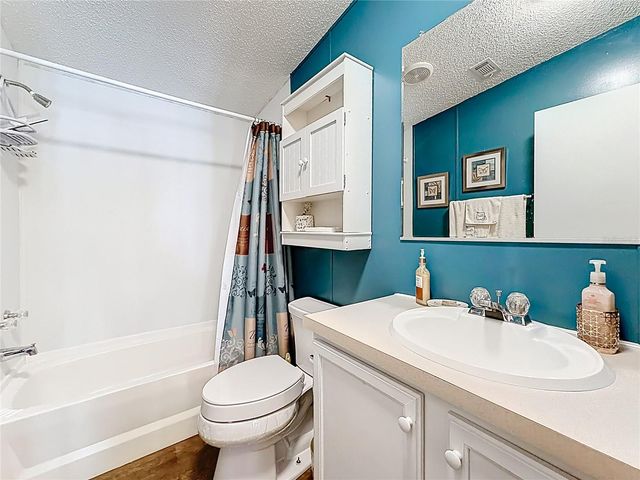 1658 ELKHART CIRCLE, Tavares, FL 32778