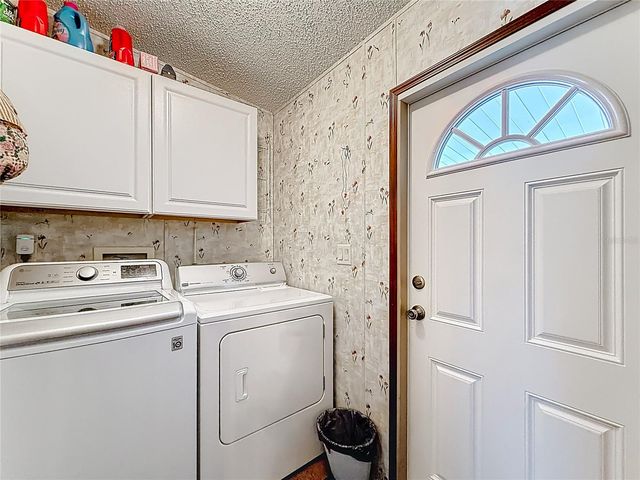 1658 ELKHART CIRCLE, Tavares, FL 32778