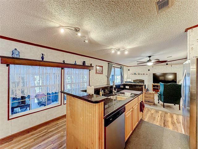 1658 ELKHART CIRCLE, Tavares, FL 32778