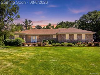 38244 W Horseshoe Drive, Clinton Charter Township, MI 48036