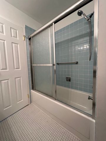 600 Naples Court 510, Glenview, IL 60025