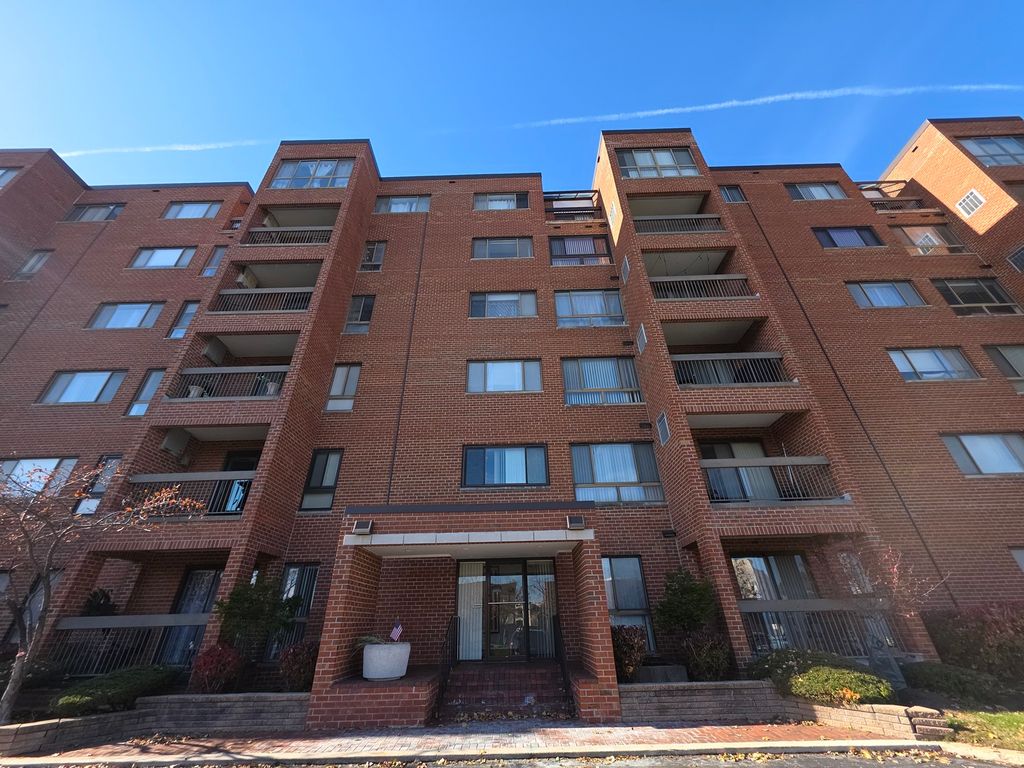 600 Naples Court 510, Glenview, IL 60025