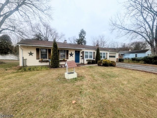 2 Presidential Dr, Washington Boro, NJ 07882