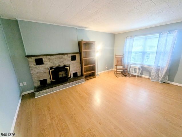 2 Presidential Dr, Washington Boro, NJ 07882