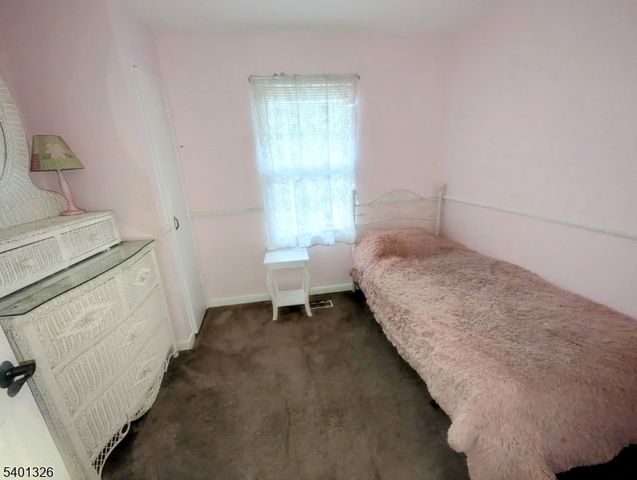 2 Presidential Dr, Washington Boro, NJ 07882